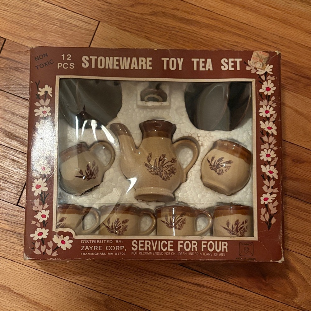 Zayre Corporation Stoneware Toy Tea Set for Four 🫖